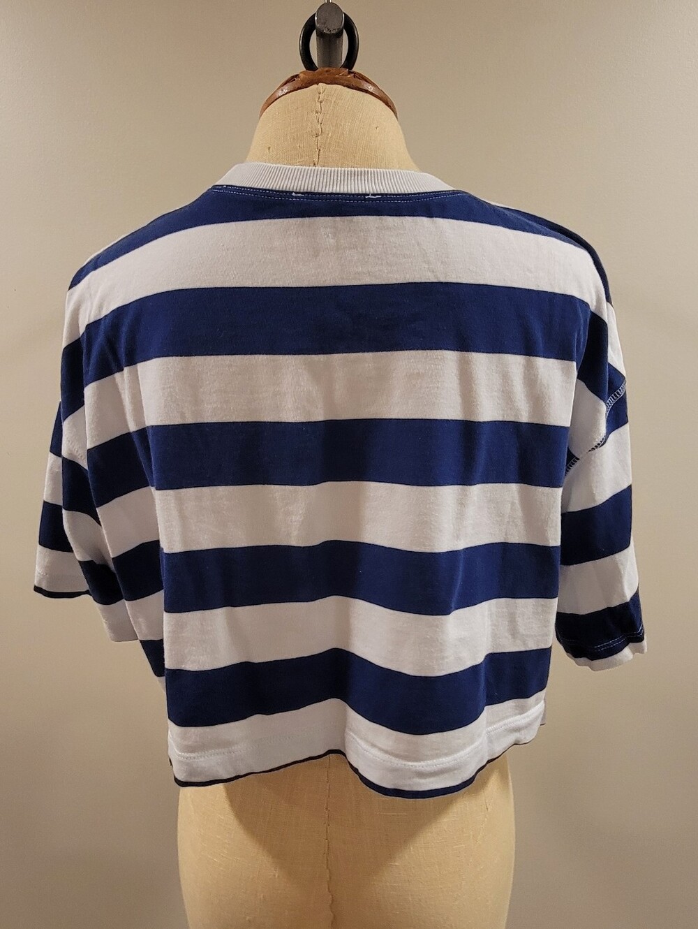 Zara Cropped Tee - Picture 4 of 5